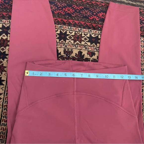 Lululemon Instill legging - Picture 6 of 9